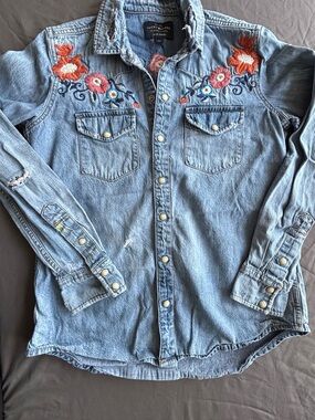 Lucky Brand Light Blue Denim Button-Front Shirt with Floral Embroidery